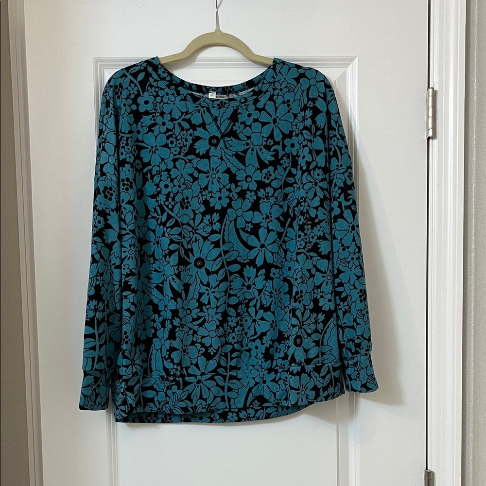 Chic Floral Long Sleeve Top in Teal